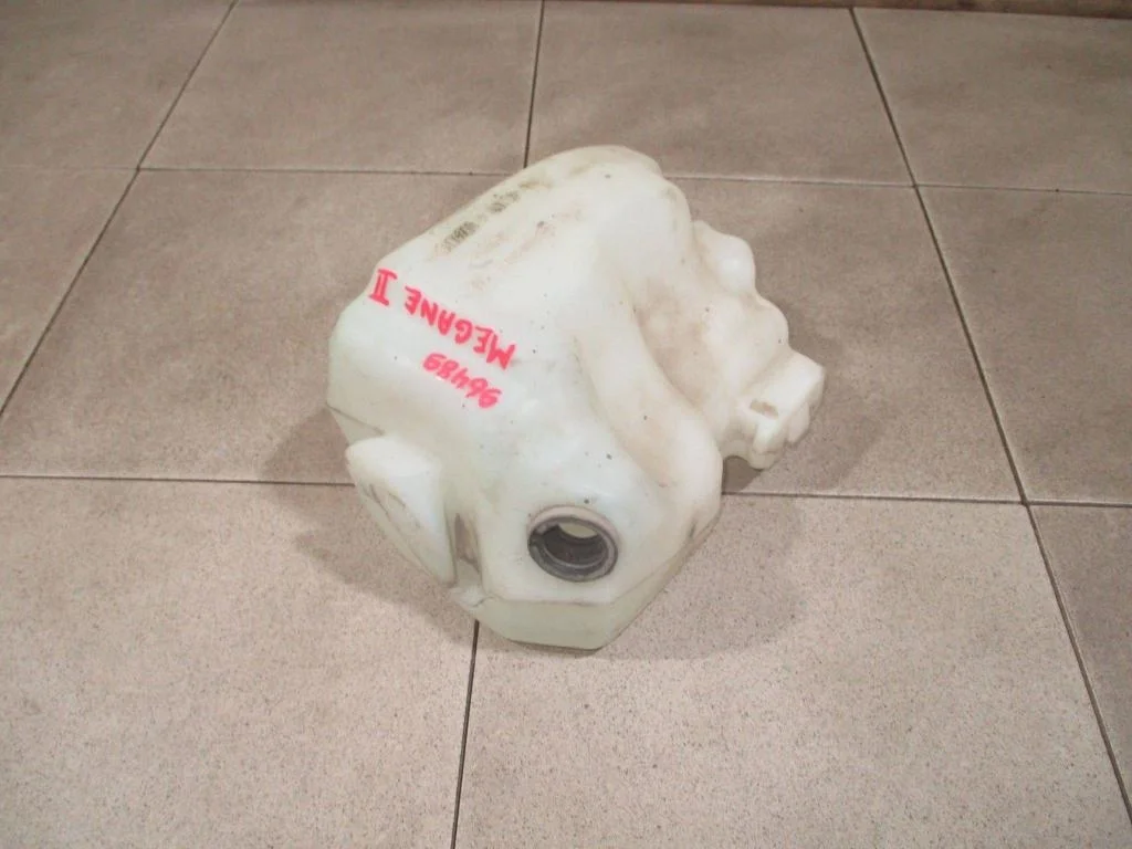 Бачок омывателя лобового стекла Renault Megane 2