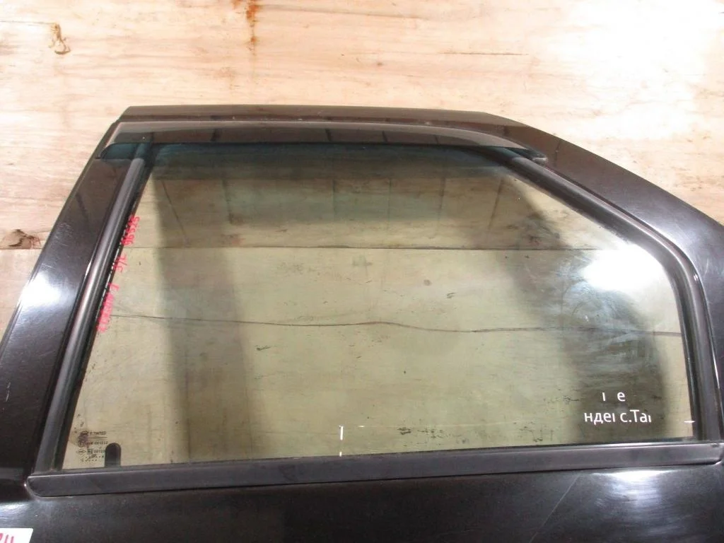 Стекло двери задней левой Renault Logan 1 L90