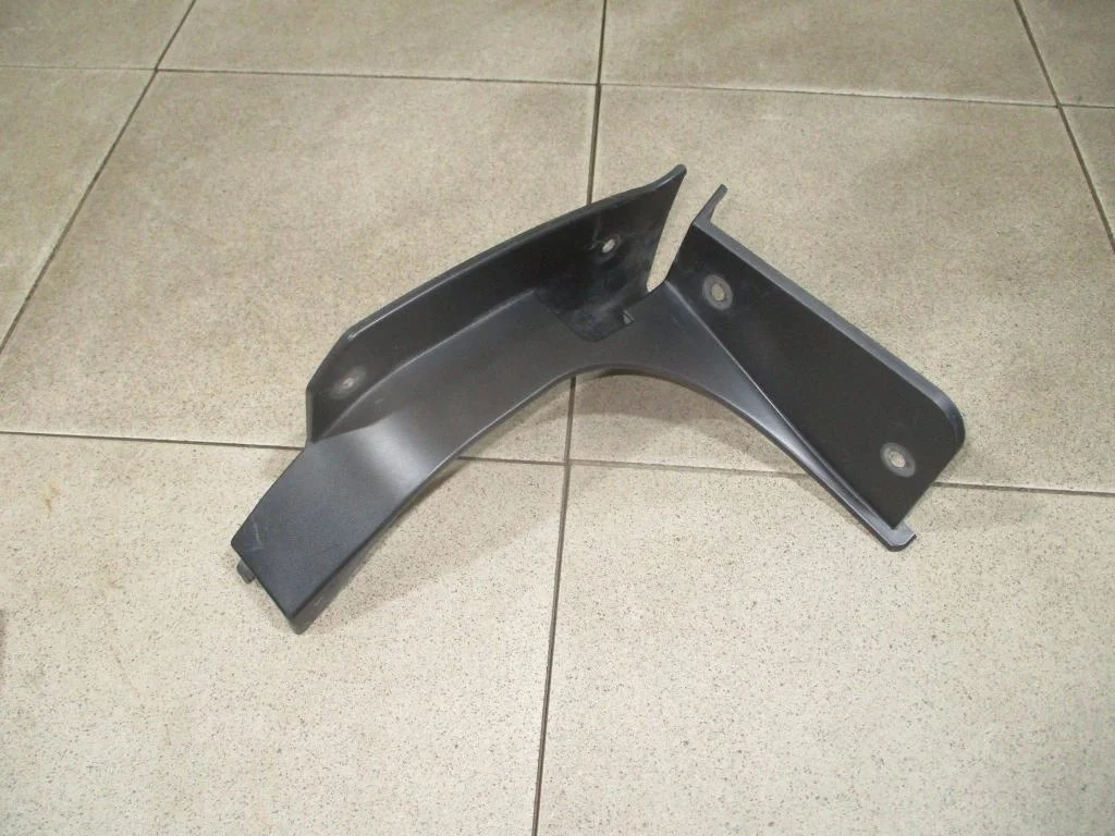 Кронштейн заднего бампера правый Peugeot 4007 2011