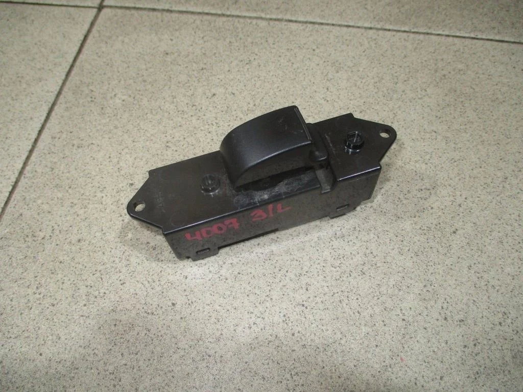 Кнопка стеклоподъемника Peugeot 4007 2011