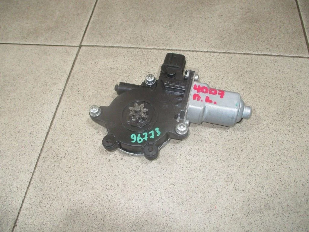 Моторчик стеклоподъемника Peugeot 4007 2011