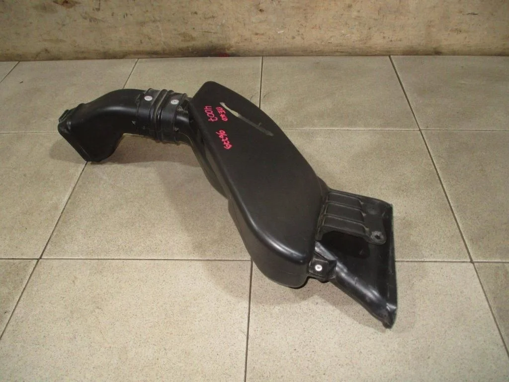 Воздухозаборник наружный Peugeot 4007 2011