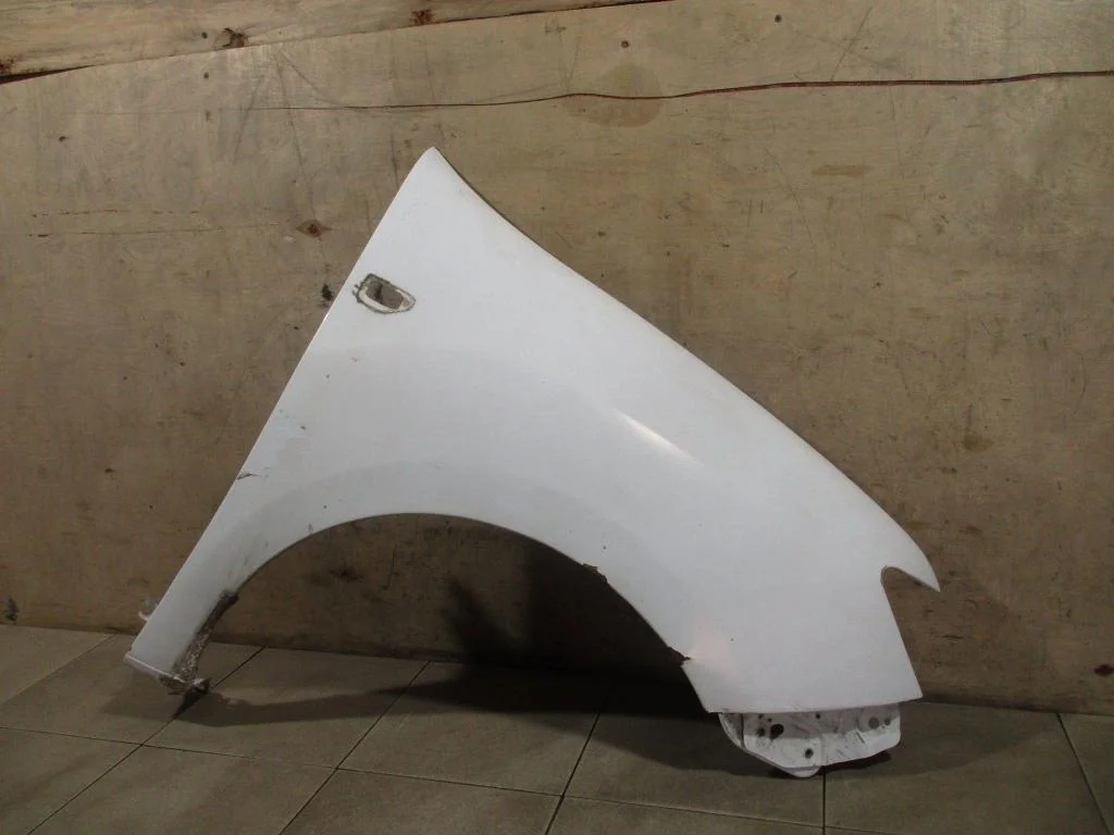Крыло переднее правое Renault Logan 2 2015 L52