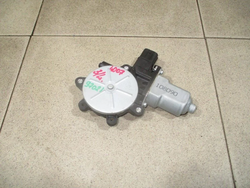 Моторчик стеклоподъемника Peugeot 4007 2011