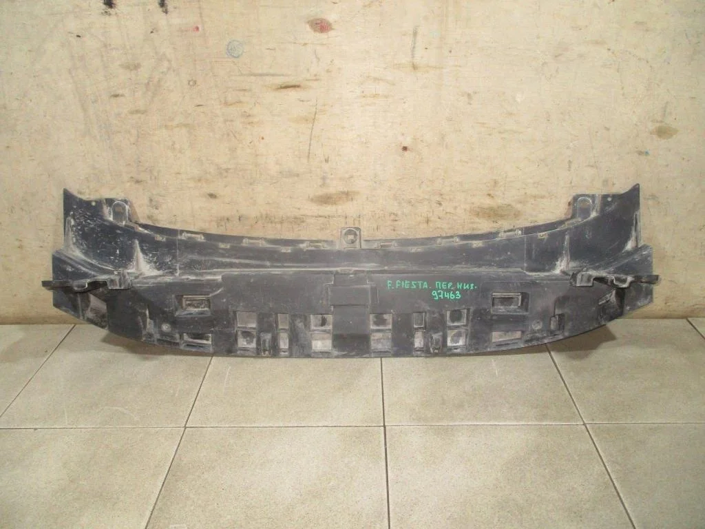 Воздуховод радиатора нижний Ford Fiesta 2008 6