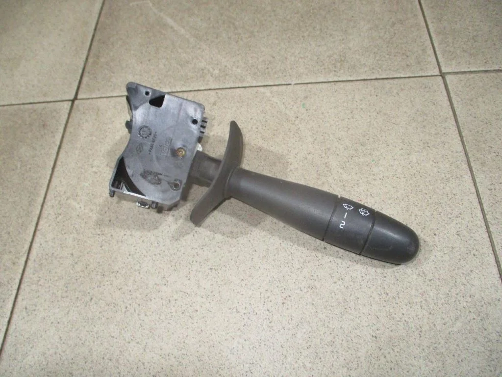 Переключатель стеклоочистителей Renault Logan 1 L90