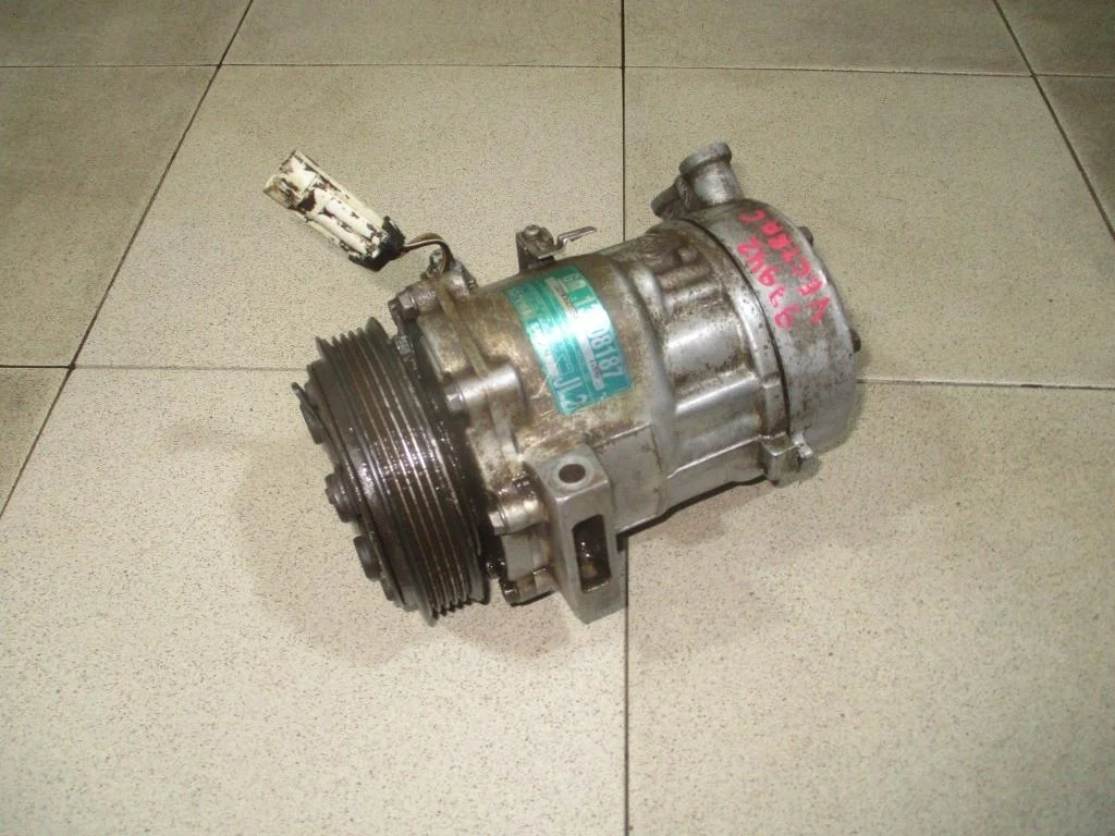 Компрессор кондиционера Opel Vectra 2005
