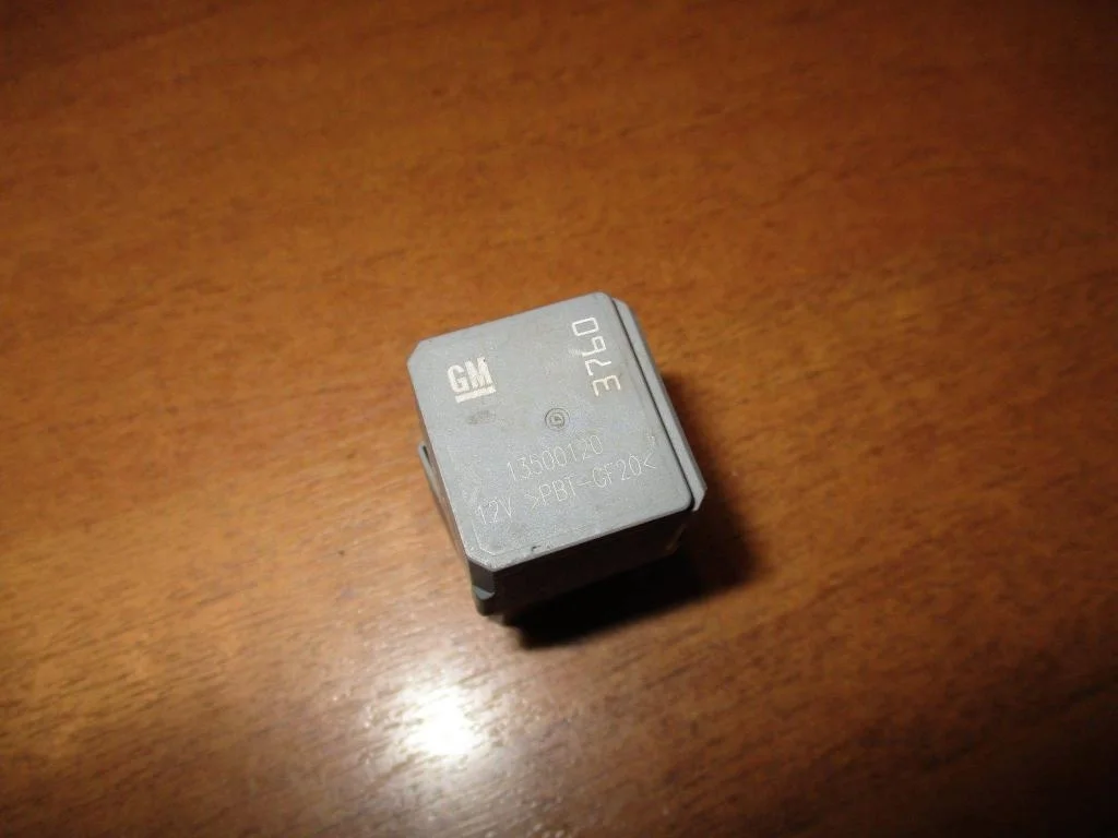 Реле Chevrolet Cruze J300