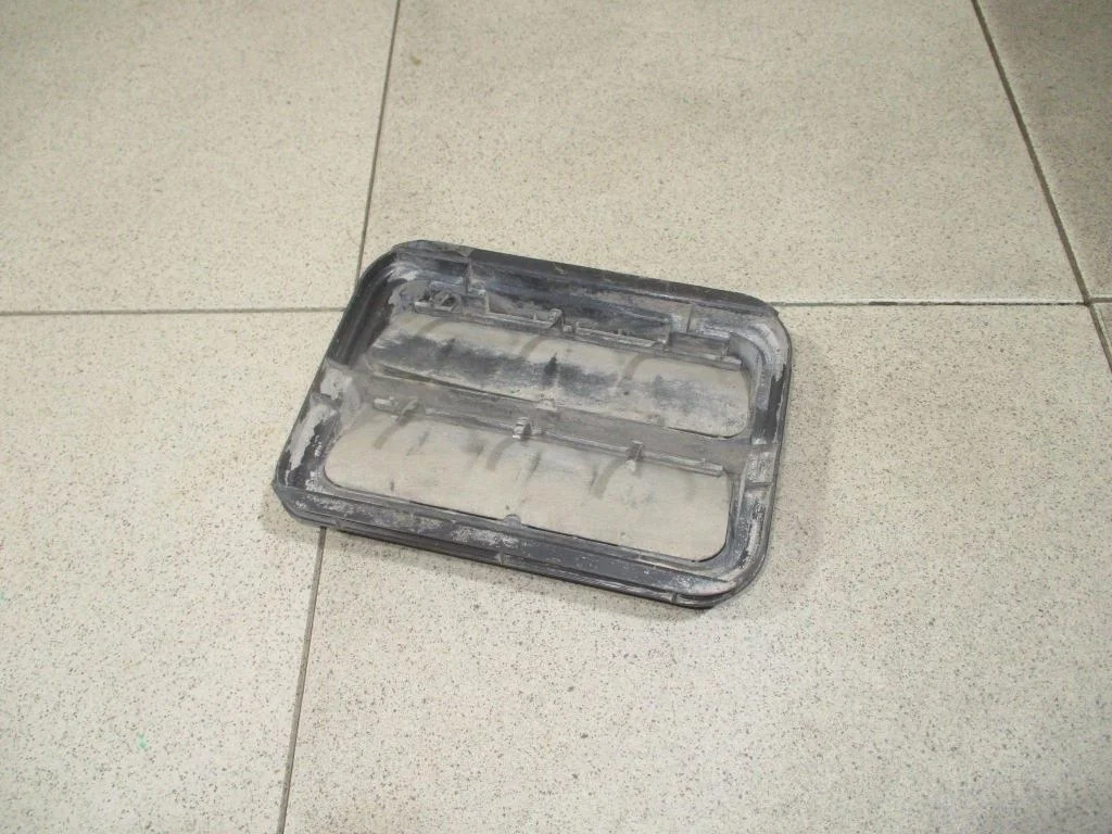 Решетка вентиляционная Renault Logan 1 L90