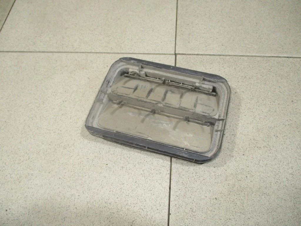 Решетка вентиляционная Renault Logan 2 L52