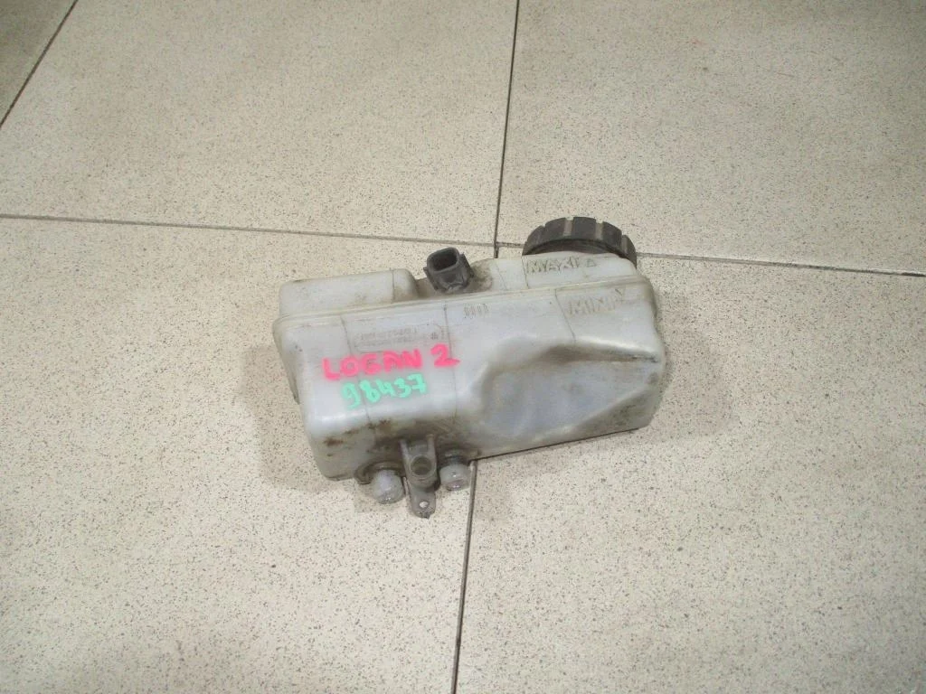 Бачок главного тормозного цилиндра Renault Logan 2 L52