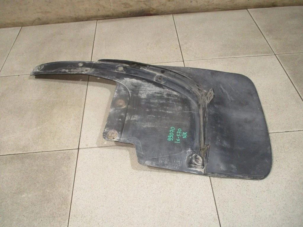 Брызговик задний правый Lexus LX570 J200