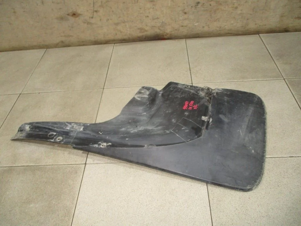 Брызговик задний левый Lexus LX570 J200