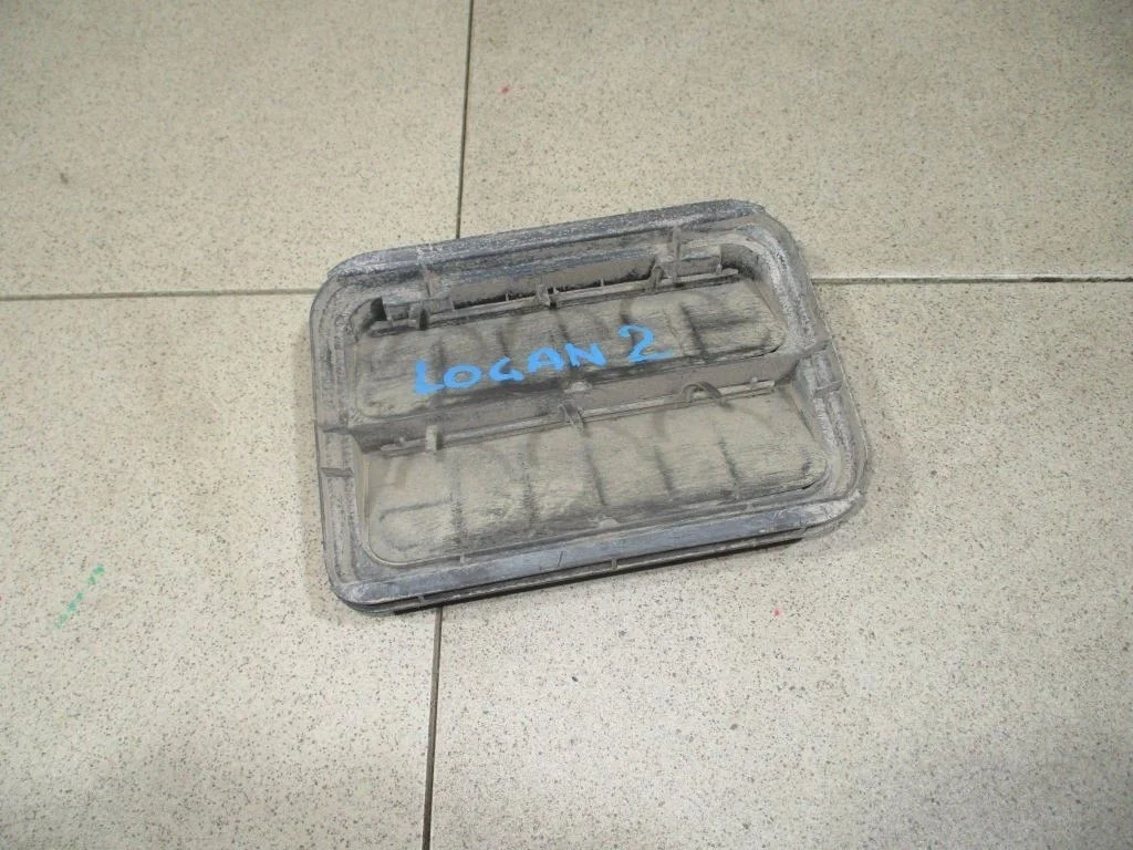 Решетка вентиляционная Renault Logan 2 L52