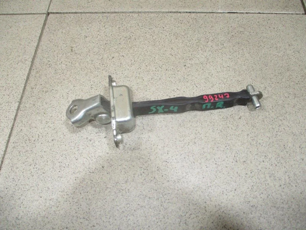 Ограничитель двери Suzuki SX4
