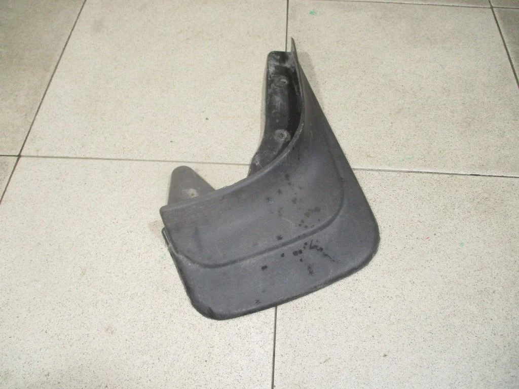 Брызговик задний правый Chevrolet Lacetti J200