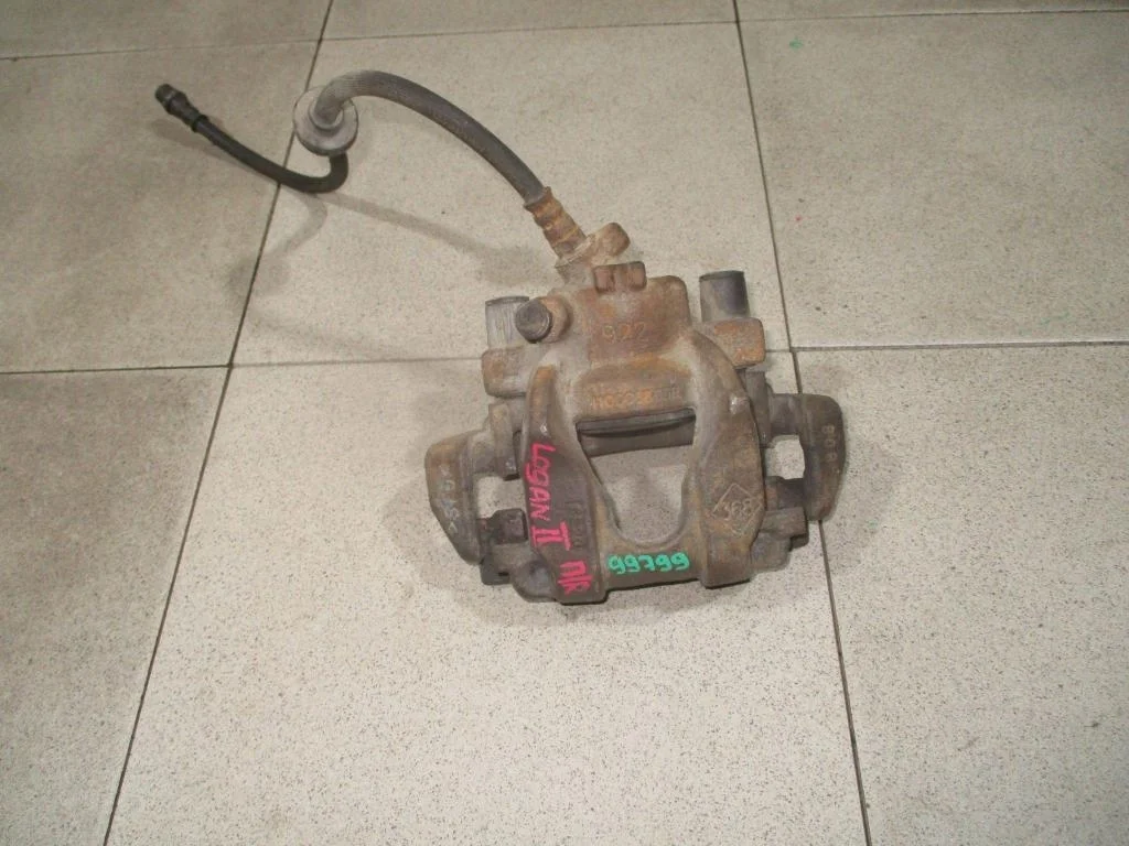 Суппорт передний правый Renault Logan 2 L52