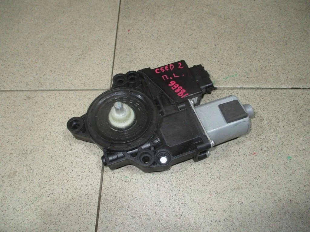 Моторчик стеклоподъемника Kia Ceed 2 JD