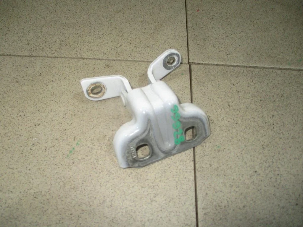 Петля двери задней левой верхняя Chevrolet Cruze J300