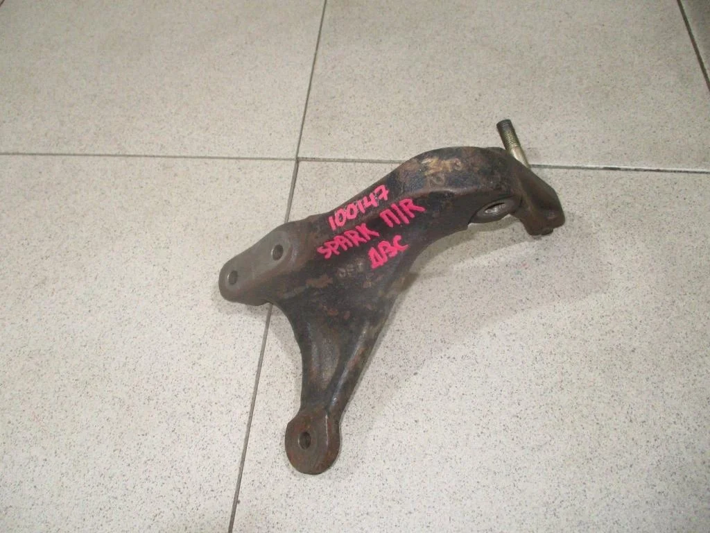 Кронштейн двигателя правый Chevrolet Spark 2005 M200, M250
