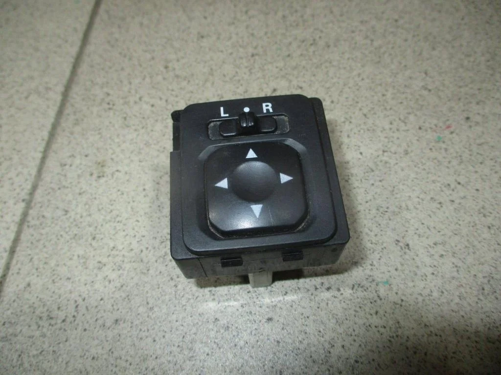 Переключатель регулировки зеркала Mitsubishi Galant 9 DJ, DM