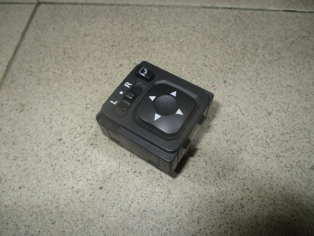 Переключатель регулировки зеркала Mitsubishi Pajero 4 2008 V80, V90