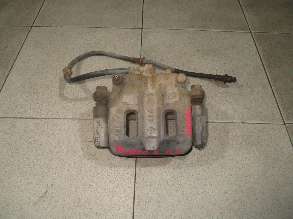 Суппорт передний левый Mitsubishi Pajero 4 2008 V80, V90