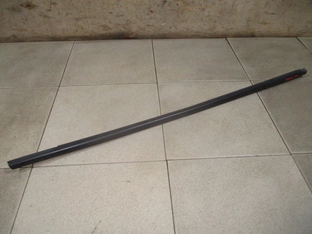 Накладка стекла переднего правого Renault Fluence