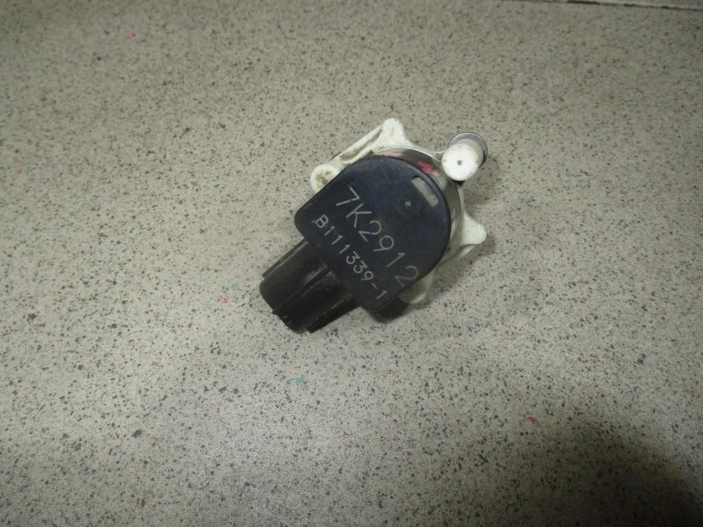 Датчик высоты дорожного просвета Mitsubishi Pajero 4 2008 V80, V90