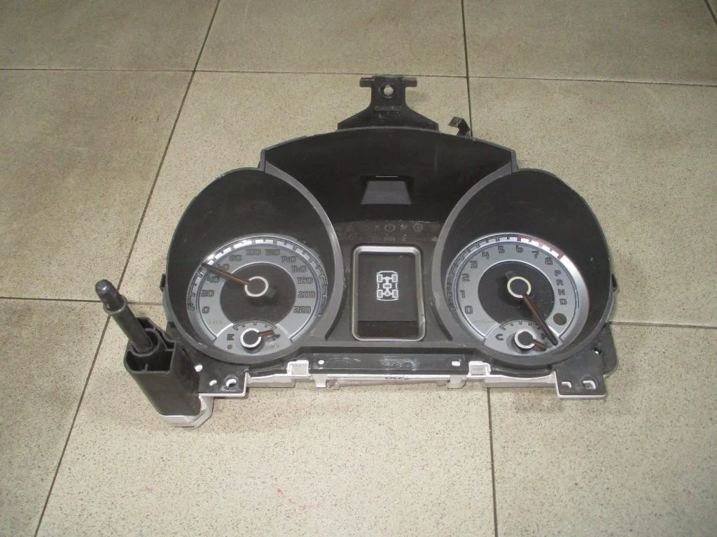 Панель приборов Mitsubishi Pajero 4 2008 V80, V90