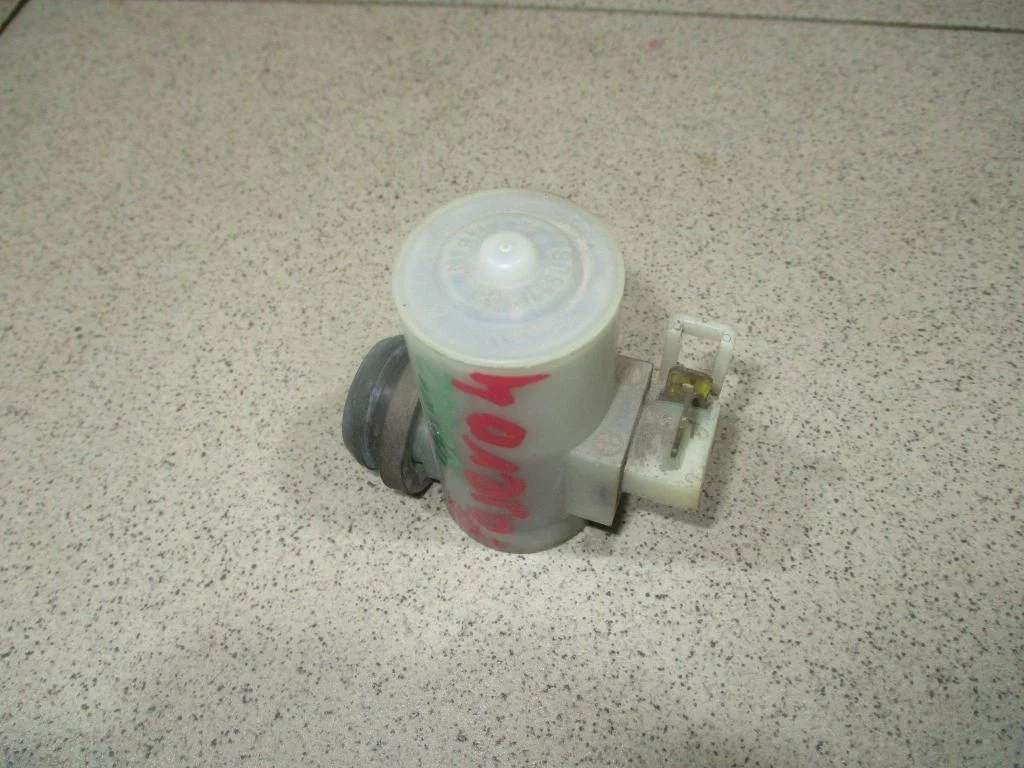 Насос омывателя Mitsubishi Pajero 4 2008 V80, V90