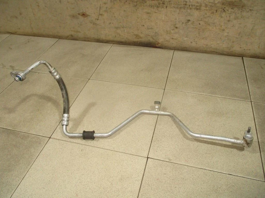 Трубка кондиционера Kia Sportage 2 2007 KM