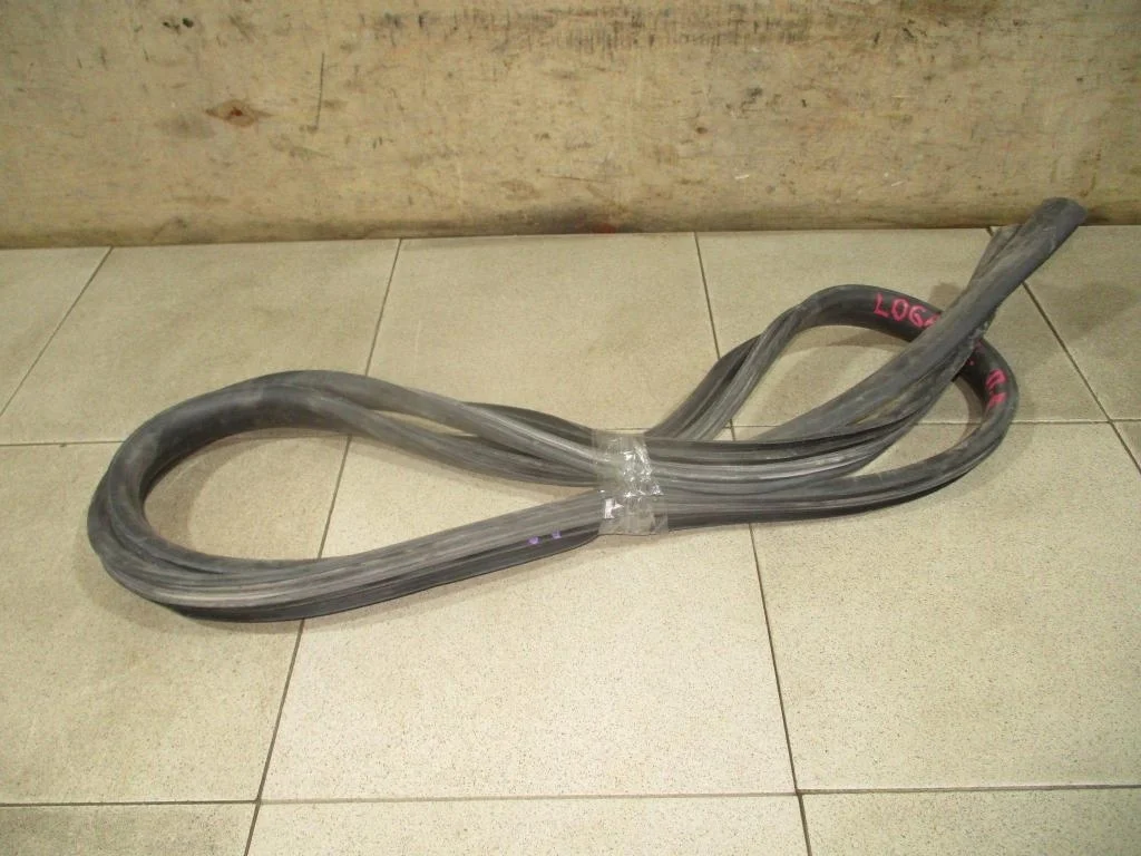 Уплотнитель двери Renault Logan 2 L52