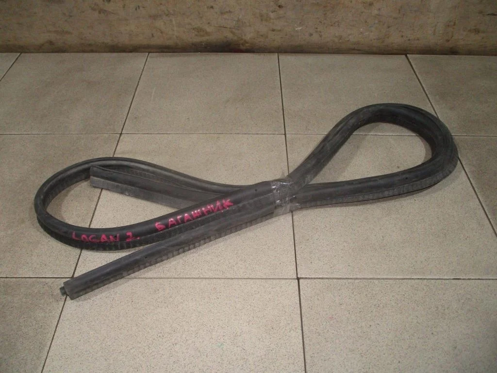 Уплотнитель багажника Renault Logan 2 L52