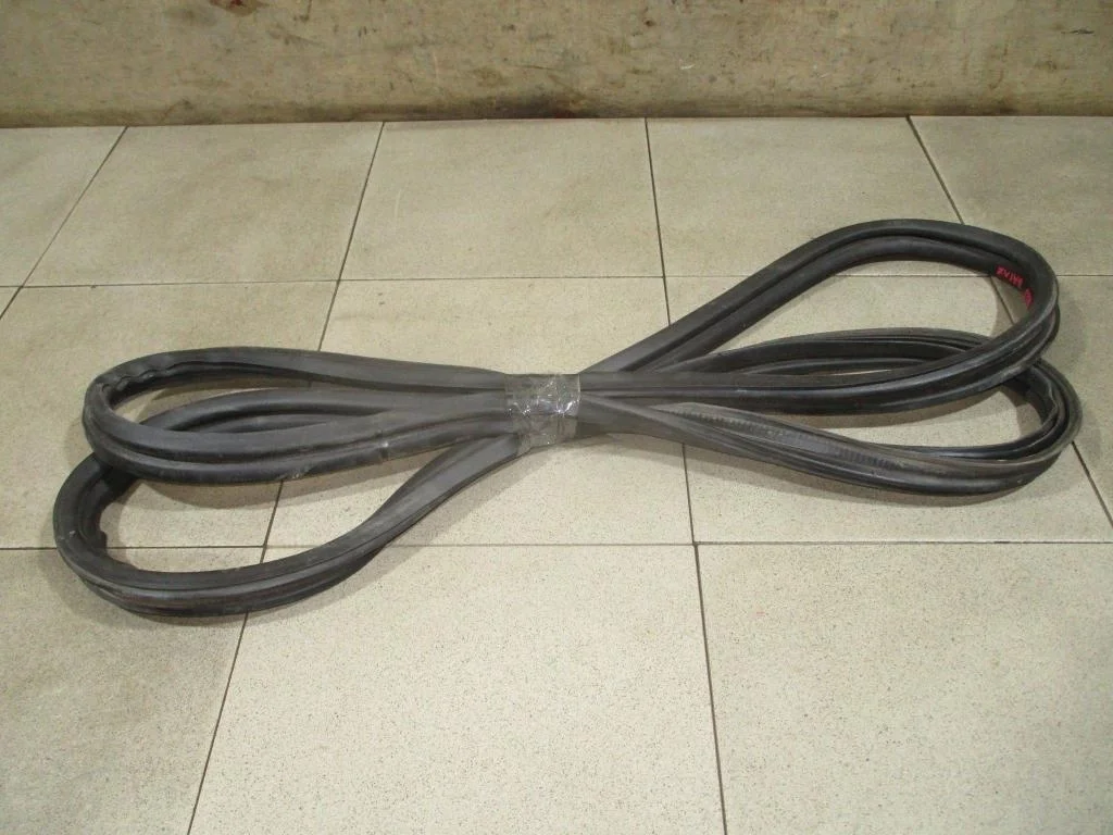 Уплотнитель багажника Kia Ceed 1