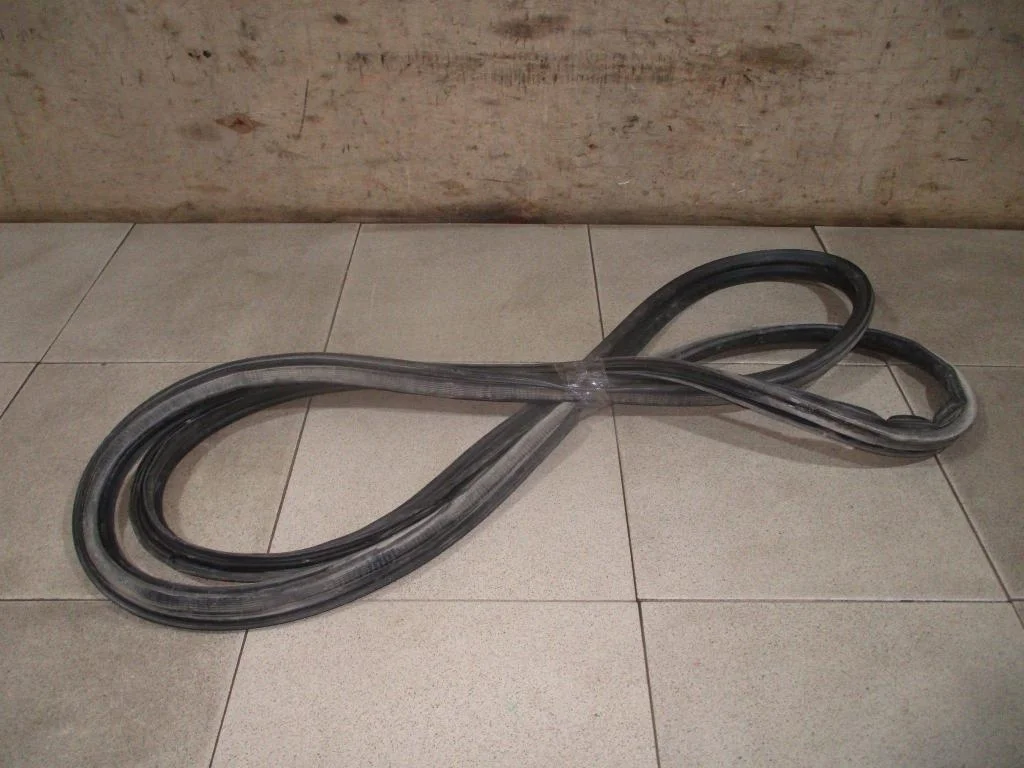 Уплотнитель багажника Kia Sportage 2 2007 KM