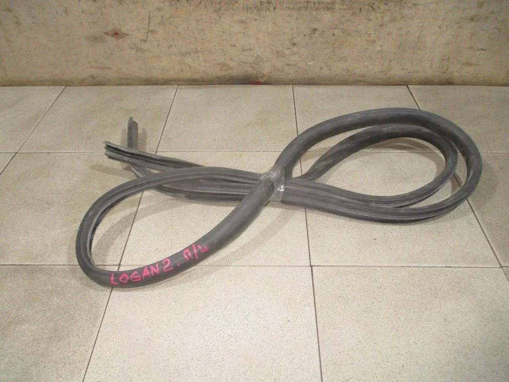 Уплотнитель двери Renault Logan 2 L52
