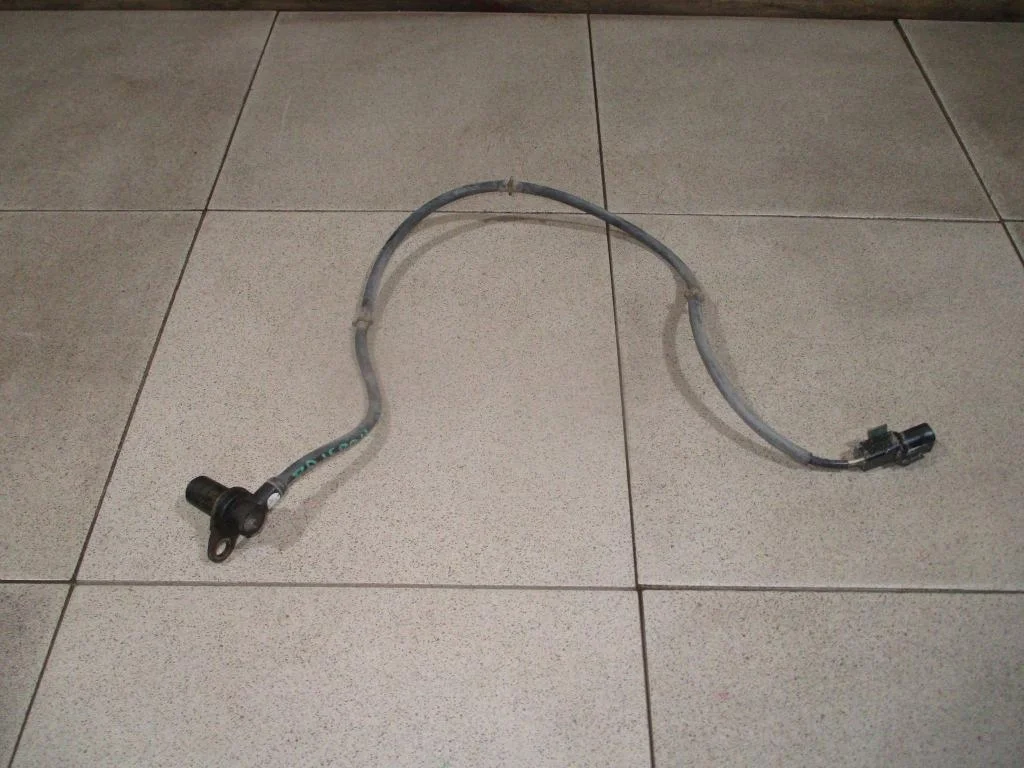 Датчик abs задний левый Mitsubishi Pajero 4 2008 V80, V90