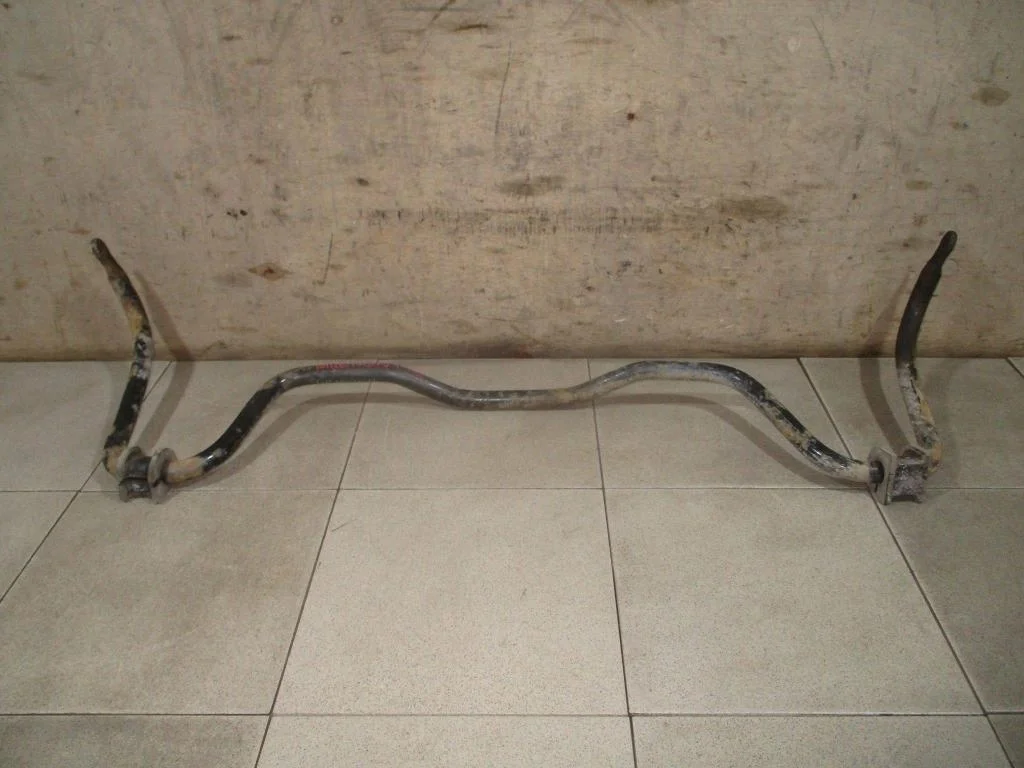 Стабилизатор задний Mitsubishi Pajero 4 2008 V80, V90