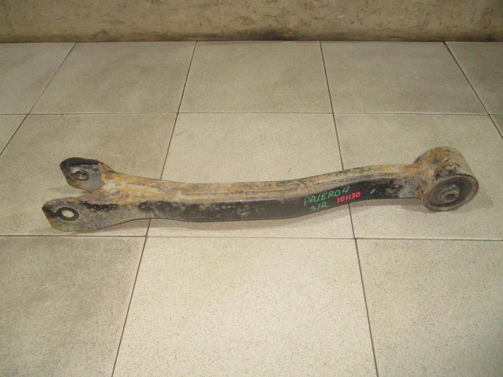 Рычаг задний продольный правый Mitsubishi Pajero 4 2008 V80, V90