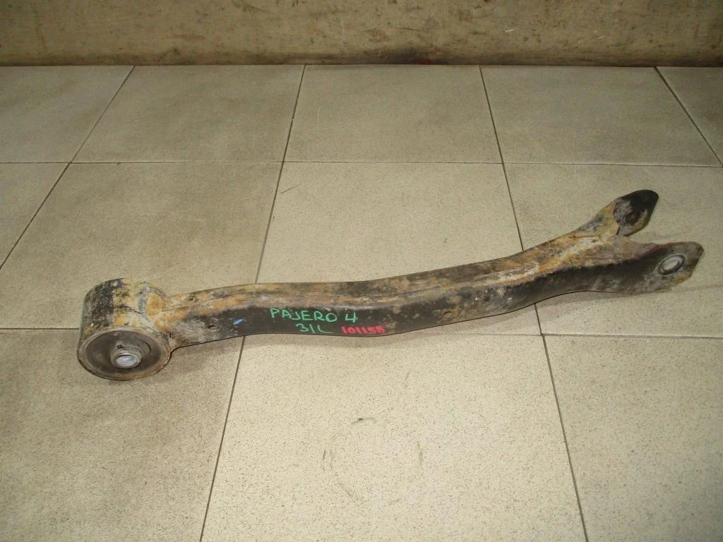 Рычаг задний продольный левый Mitsubishi Pajero 4 2008 V80, V90