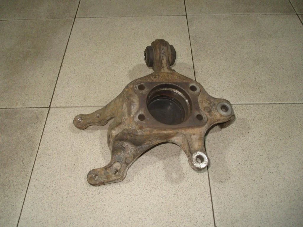 Кулак поворотный задний правый Kia Ceed 1 2007