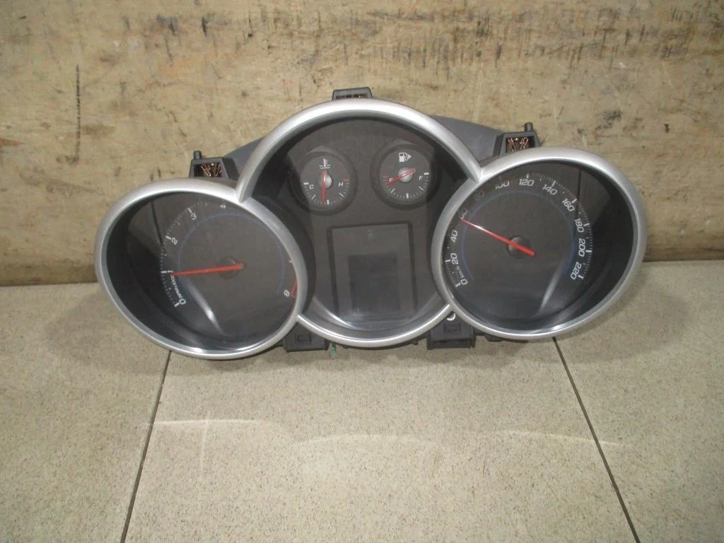 Панель приборов Chevrolet Cruze 2014 J300