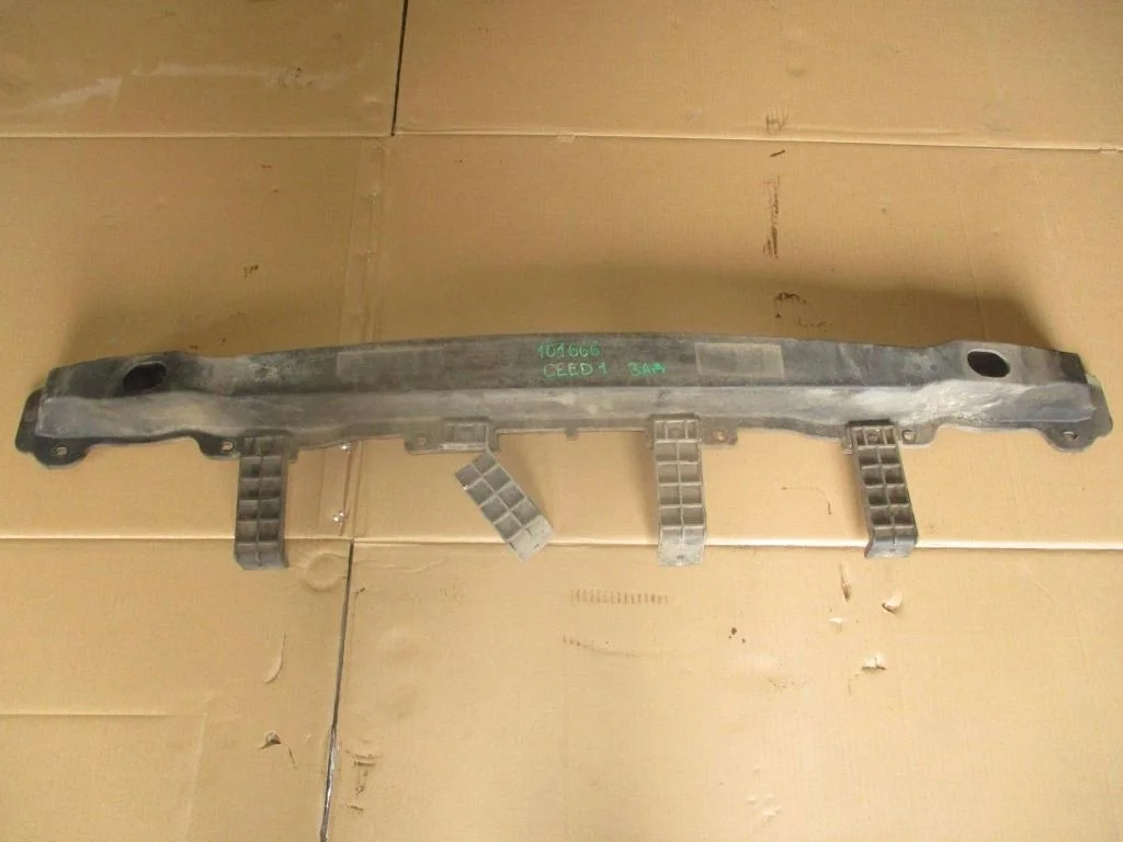 Усилитель заднего бампера Kia Ceed 1 2007