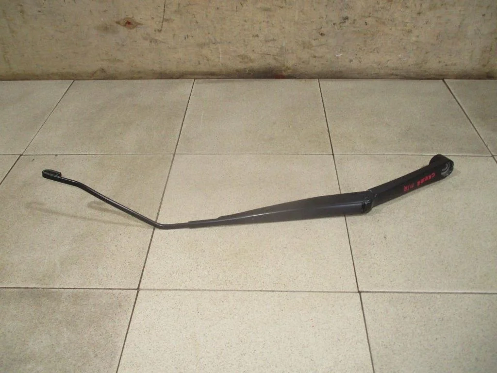 Поводок стеклоочистителя передний правый Chevrolet Cruze J300