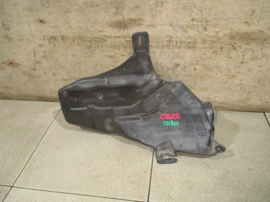 Бачок омывателя лобового стекла Chevrolet Cruze J300