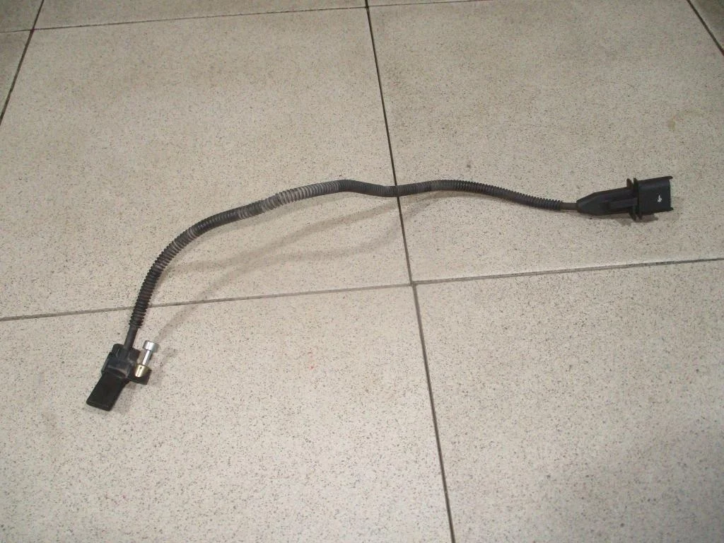 Датчик положения коленвала Chevrolet Cruze J300