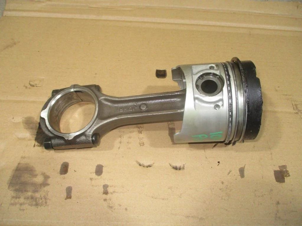 Поршень с шатуном Hyundai Porter 2007 AU