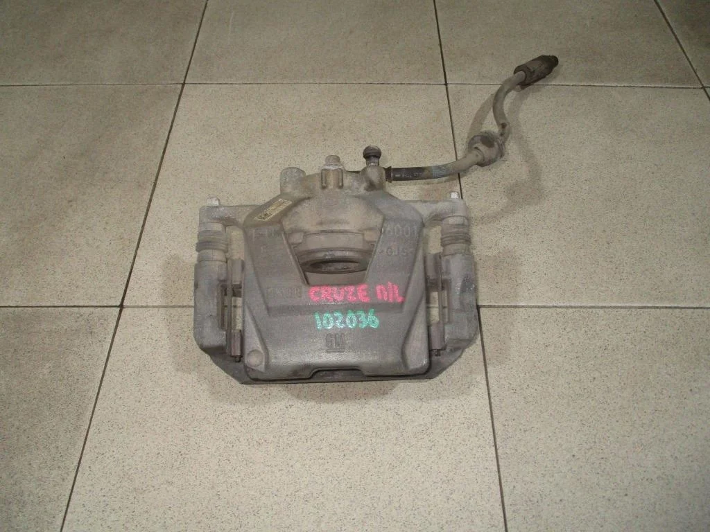 Суппорт передний левый Chevrolet Cruze J300