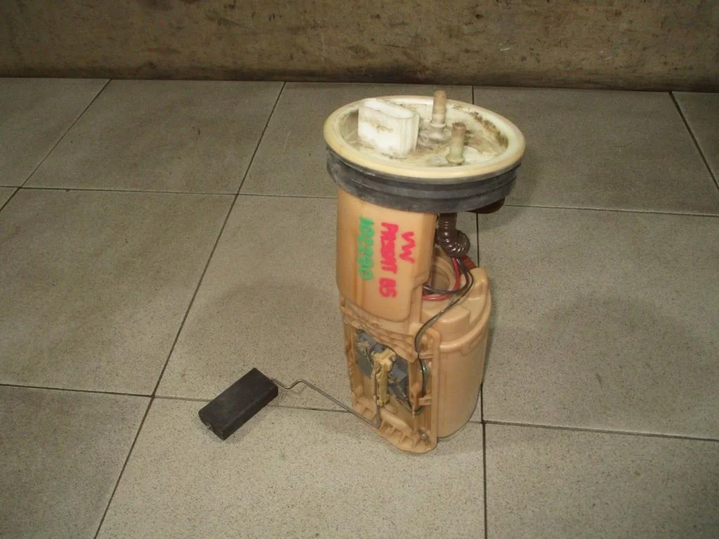 Насос топливный Volkswagen Passat 1999 B5